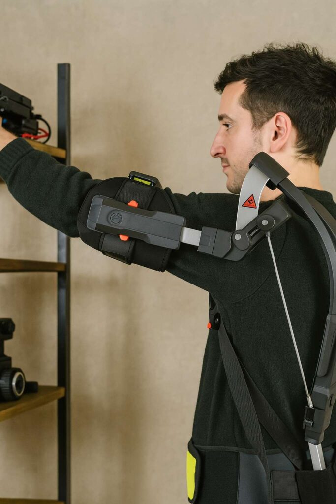 Exosquelette pour les bras 