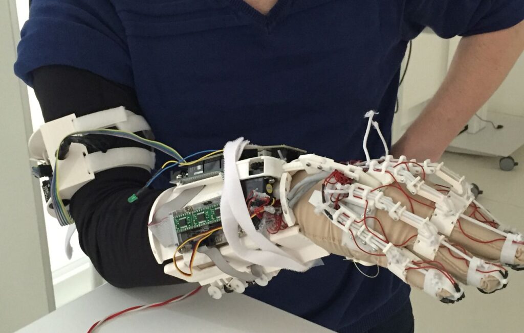 Exosquelette prototype fabriqué par des étudiants